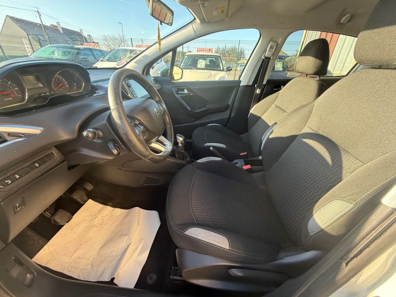 PEUGEOT 208 STYLE 1.2 VTI 82CV 5 PORTES 2015