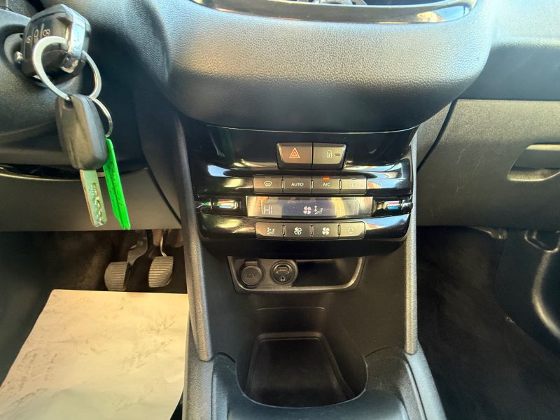 PEUGEOT 208 STYLE 1.2 VTI 82CV 5 PORTES 2015