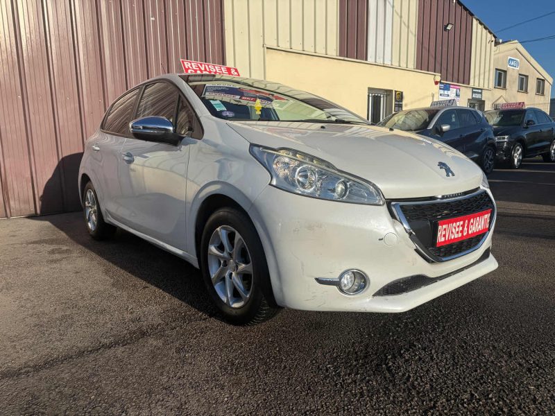 PEUGEOT 208 STYLE 1.2 VTI 82CV 5 PORTES 2015