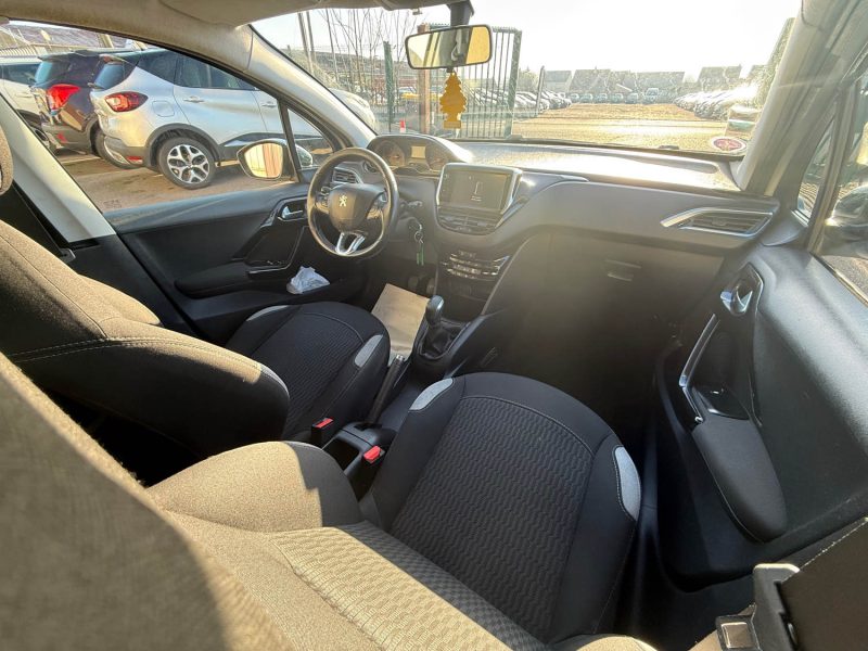 PEUGEOT 208 STYLE 1.2 VTI 82CV 5 PORTES 2015