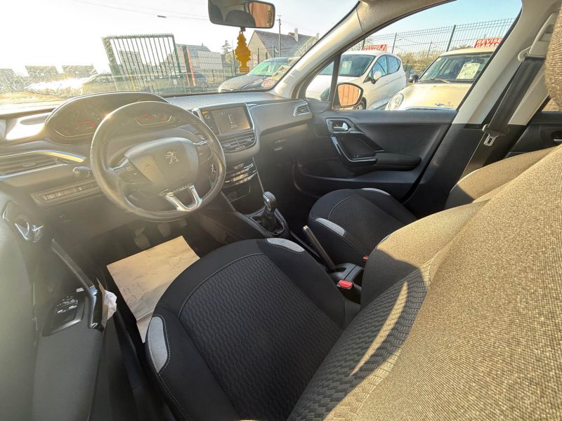 PEUGEOT 208 STYLE 1.2 VTI 82CV 5 PORTES 2015