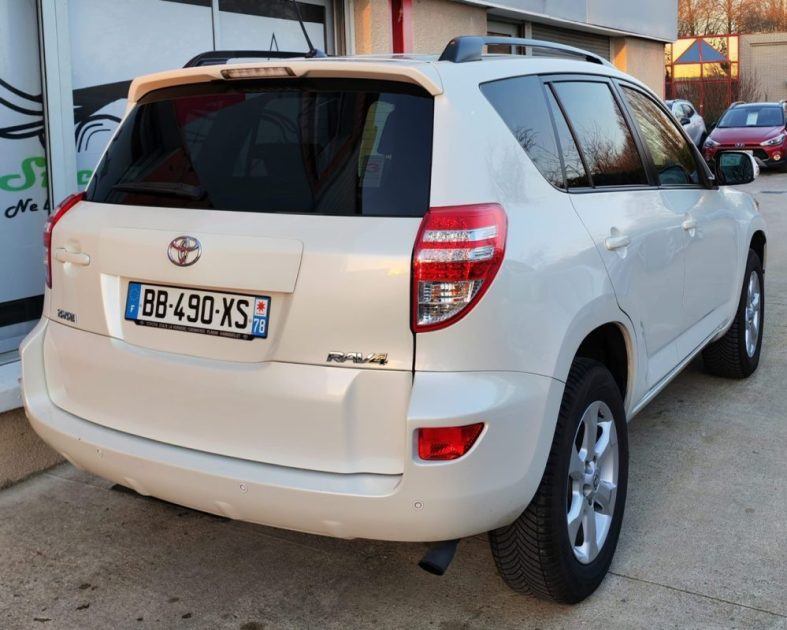 TOYOTA RAV4 2.2L D-4D 4X4 LIFE 150CH - Garantie 6 mois