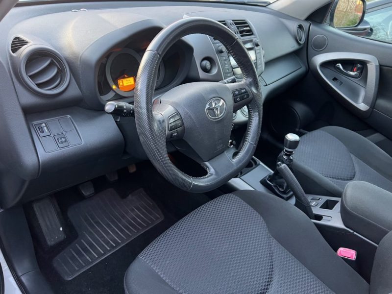 TOYOTA RAV4 2.2L D-4D 4X4 LIFE 150CH - Garantie 6 mois