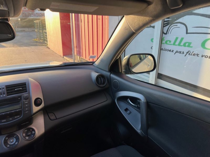 TOYOTA RAV4 2.2L D-4D 4X4 LIFE 150CH - Garantie 6 mois