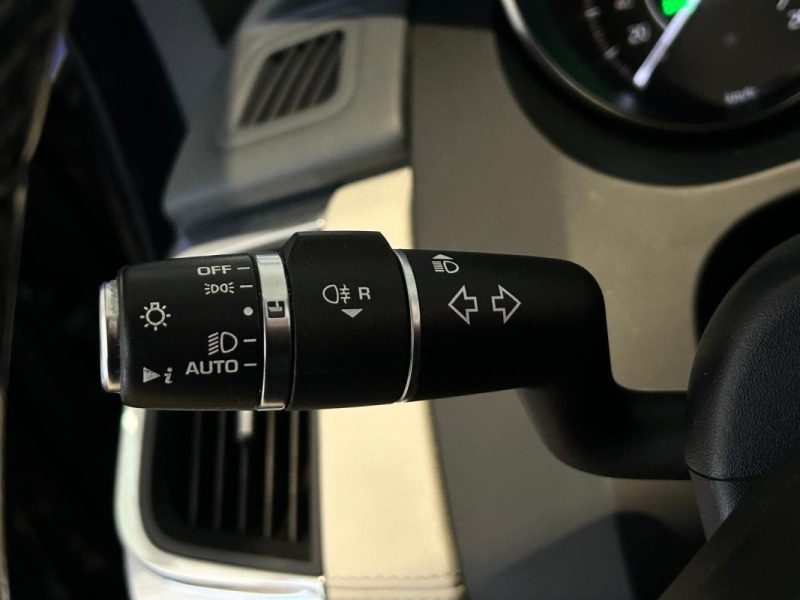 JAGUAR E-PACE D180 AWD 2018 / CAMERA DE RECUL / TOIT PANORAMIQUE / SIEGES ELECTRIQUE