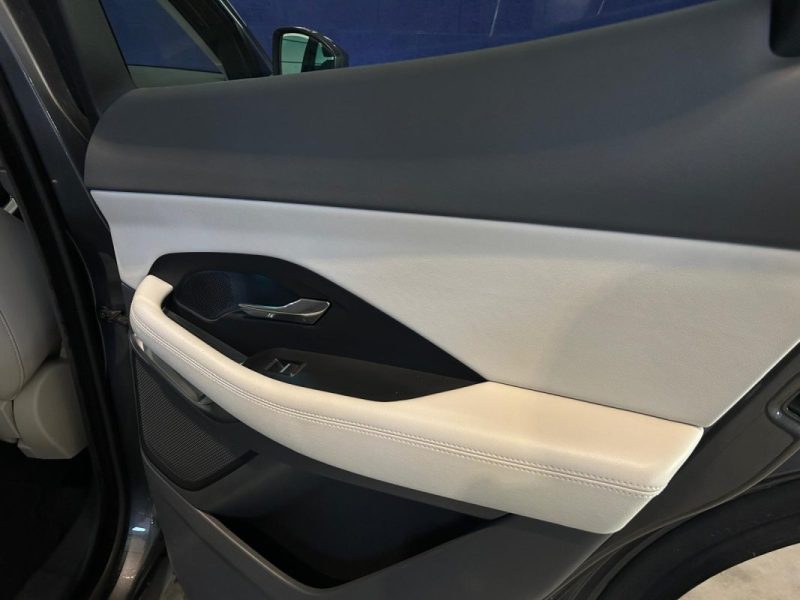 JAGUAR E-PACE D180 AWD 2018 / CAMERA DE RECUL / TOIT PANORAMIQUE / SIEGES ELECTRIQUE