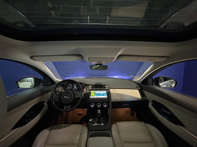 JAGUAR E-PACE D180 AWD 2018 / CAMERA DE RECUL / TOIT PANORAMIQUE / SIEGES ELECTRIQUE