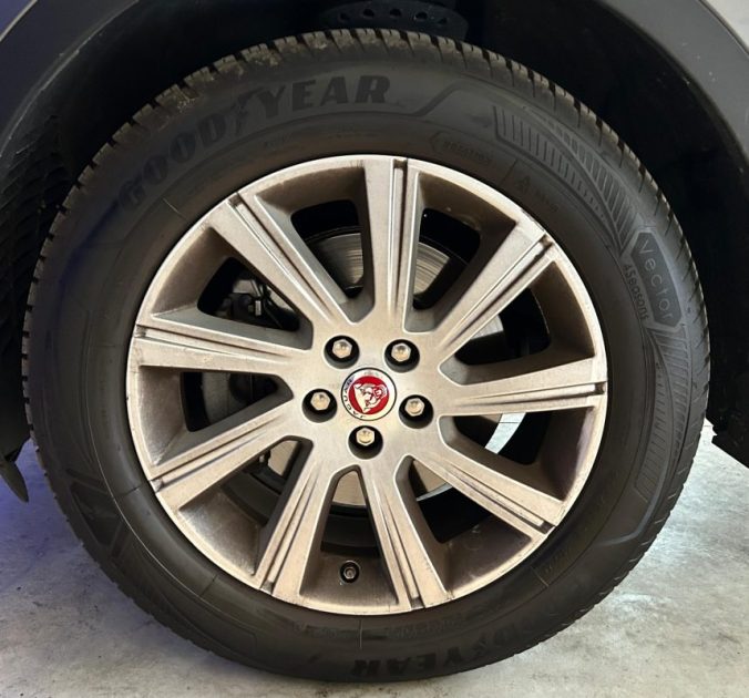 JAGUAR E-PACE D180 AWD 2018 / CAMERA DE RECUL / TOIT PANORAMIQUE / SIEGES ELECTRIQUE