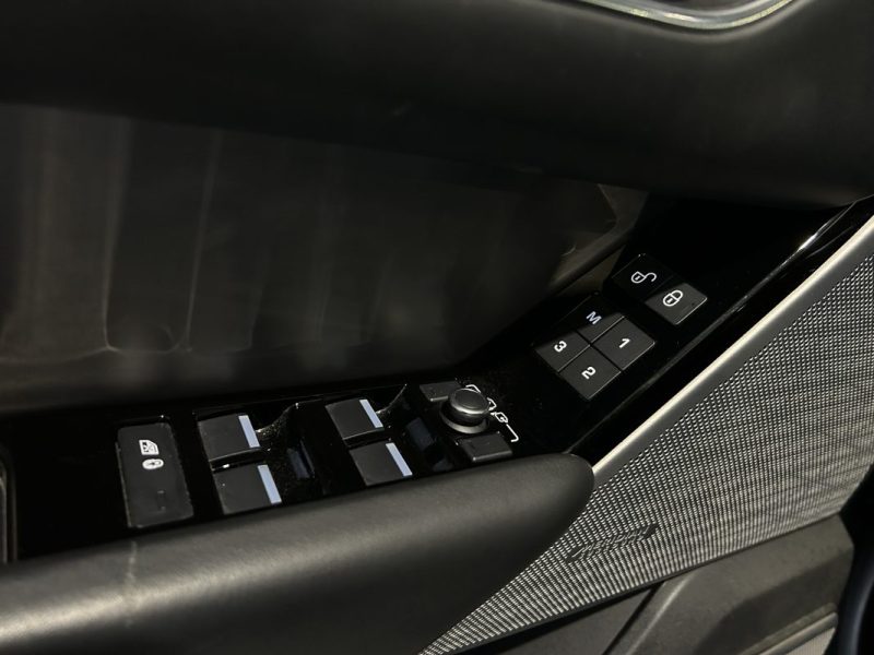 LAND ROVER RANGE ROVER VELAR R-DYNAMIQUE D300 / 2020 / FULL OPTIONS / FINITION ROSE GOLD / JANTES 22