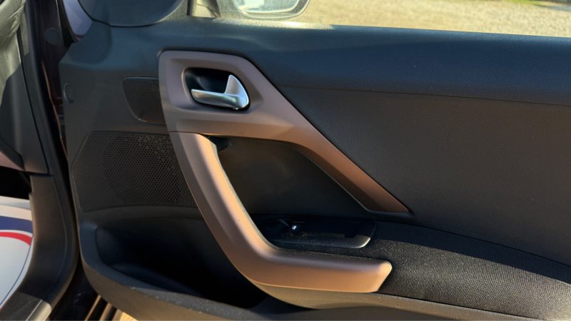 PEUGEOT 208 1.2 VTI 82 CV URBAN SOUL 5P 2013