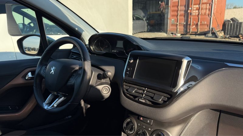 PEUGEOT 208 1.2 VTI 82 CV URBAN SOUL 5P 2013