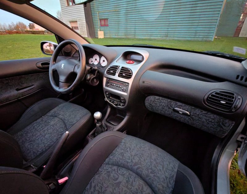 PEUGEOT 206 CC 1.6 HDi 110 QUICKSILVER