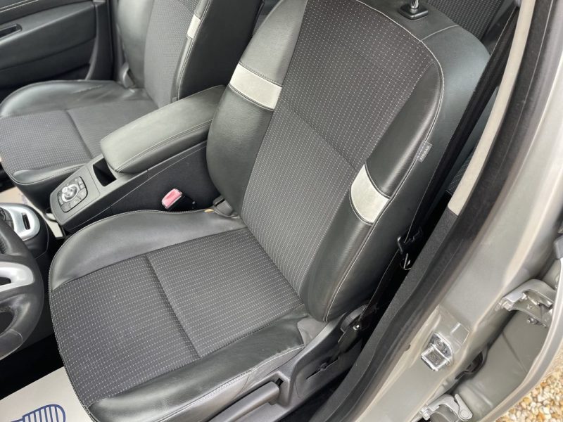 RENAULT SCENICIII 1.5 DCI 110CH FAP BOSE 2012