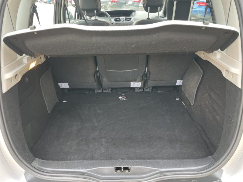 RENAULT SCENICIII 1.5 DCI 110CH FAP BOSE 2012