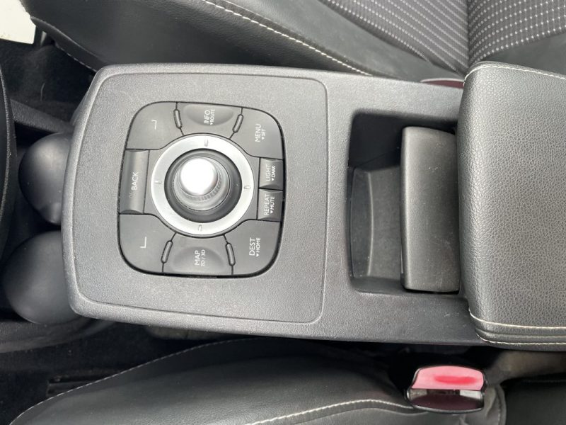 RENAULT SCENICIII 1.5 DCI 110CH FAP BOSE 2012