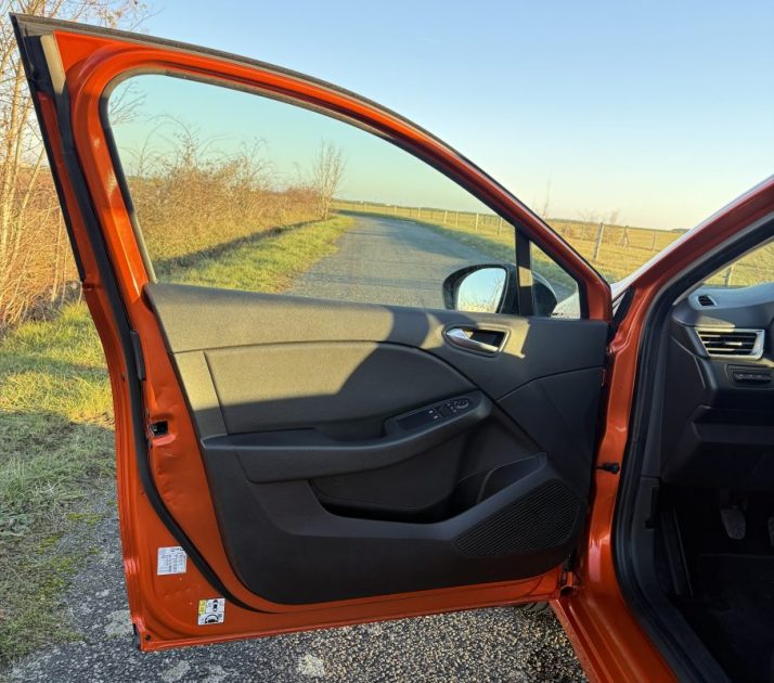 RENAULT CLIO V 1.0 TCE 100ch INTENS / Apple CarPlay / Feux LED 