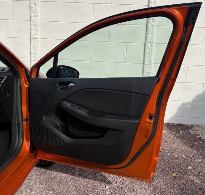 RENAULT CLIO V 1.0 TCE 100ch INTENS / Apple CarPlay / Feux LED 