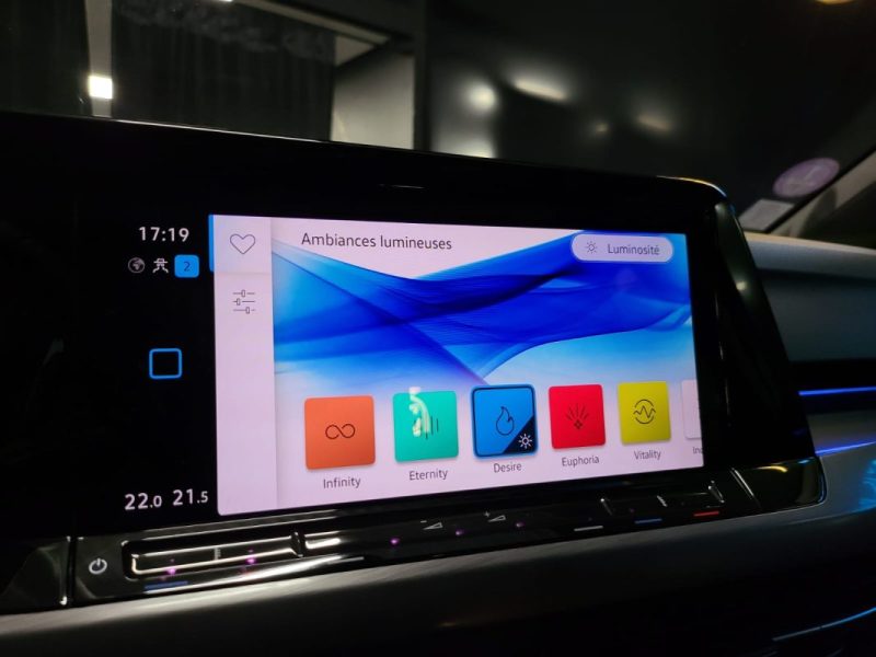 VOLKSWAGEN GOLF 1.5 TSI 130cv STYLE / SIEGE ELECTRIQUE A MEMOIRE MASSANT / ECLAIRAGE D\'AMBIANCE