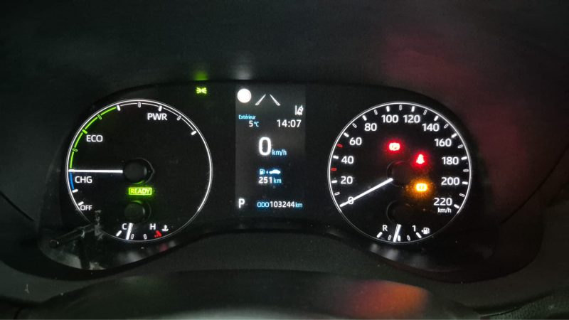 TOYOTA YARIS 4 BERLINE 116cv FRANCE BUSINESS/1 ERE MAIN/TVA ERECUPERABLE