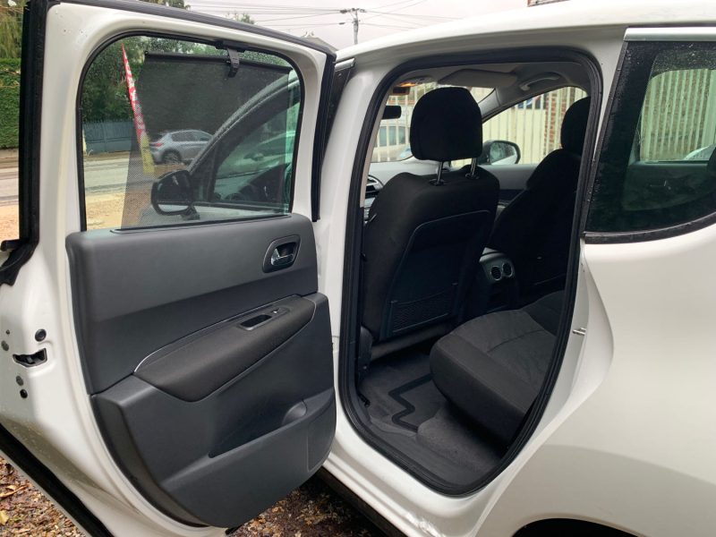 PEUGEOT 3008 1.6 HDI 16V 110 FELINE 2010