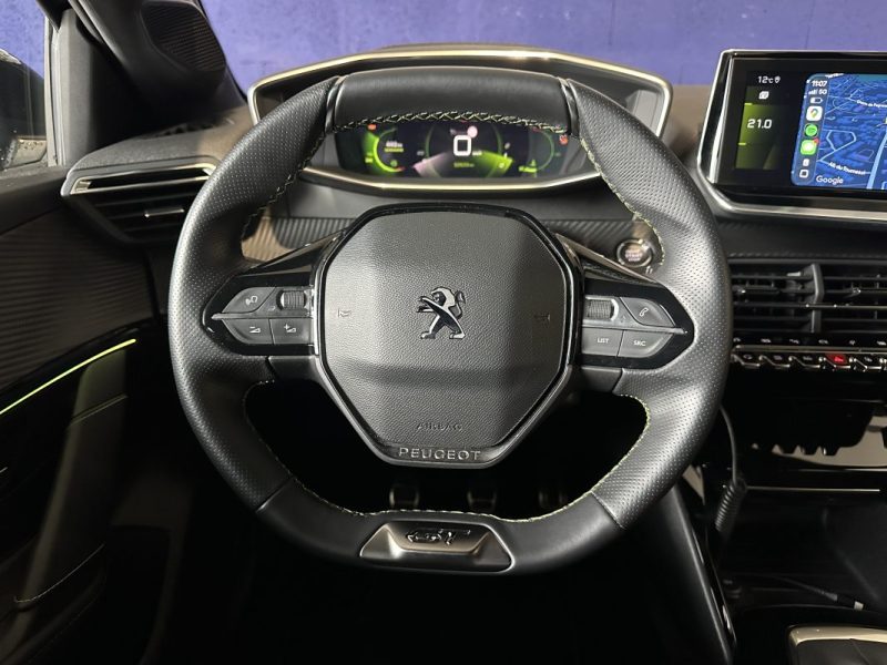 PEUGEOT 208 1.2 GT LINE / 1ER MAIN / CAR PLAY / CAMERA /2020