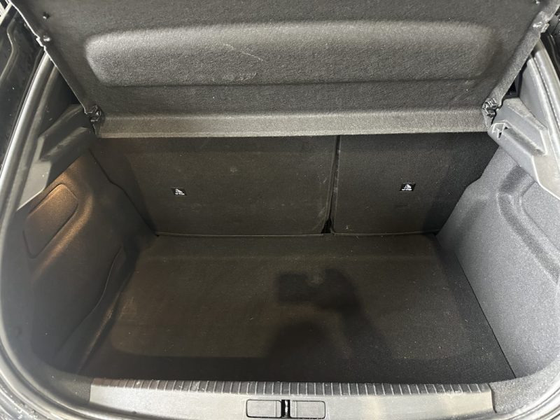 PEUGEOT 208 1.2 GT LINE / 1ER MAIN / CAR PLAY / CAMERA /2020