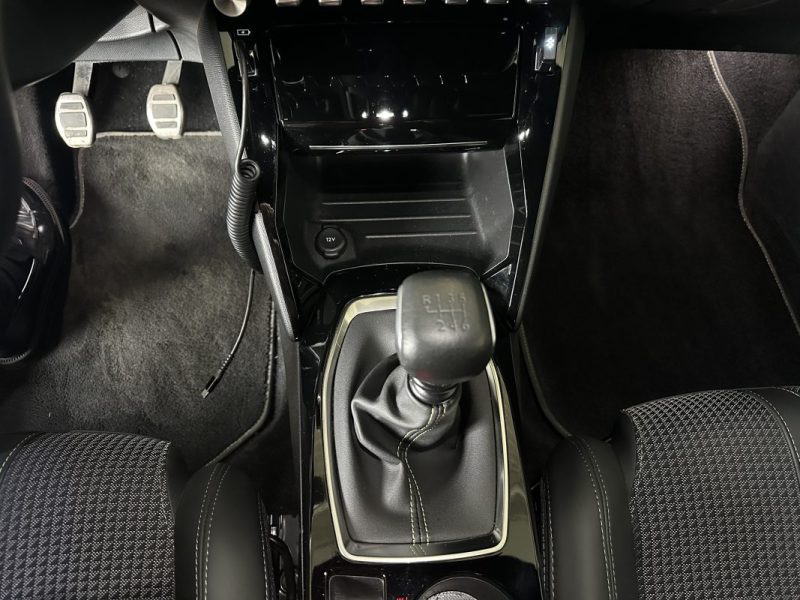 PEUGEOT 208 1.2 GT LINE / 1ER MAIN / CAR PLAY / CAMERA /2020