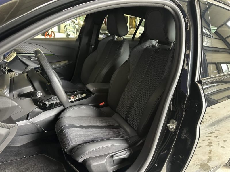 PEUGEOT 208 1.2 GT LINE / 1ER MAIN / CAR PLAY / CAMERA /2020