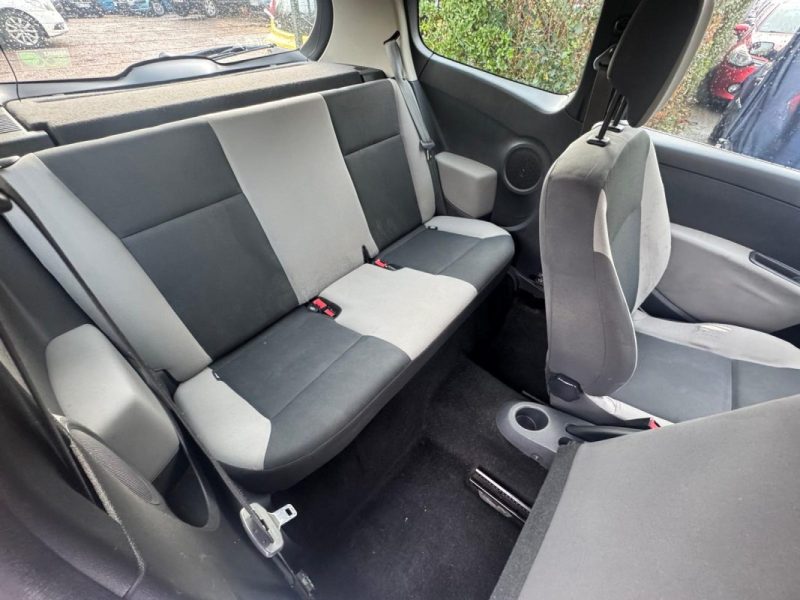 Renault Clio III Phase 1.2 16V 75ch Access