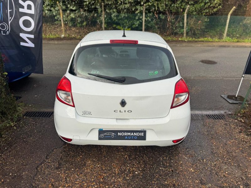 Renault Clio III Phase 1.2 16V 75ch Access