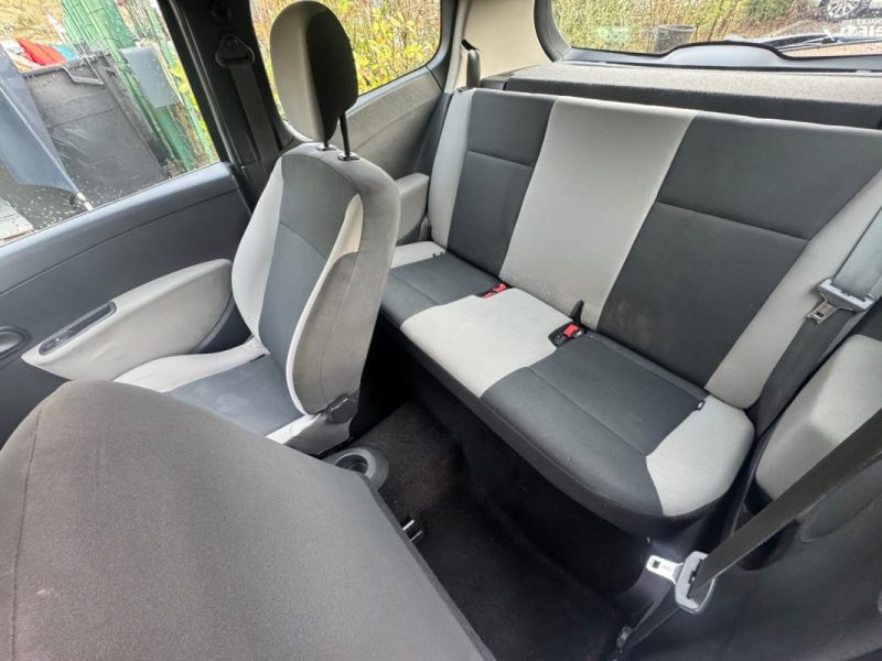 Renault Clio III Phase 1.2 16V 75ch Access