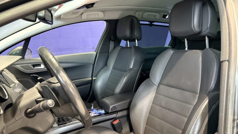 Peugeot 508  2.0 180ch FÉLINE EAT6 2014- Siege Cuir Chauffant -Toit panoramique - distribution ok  