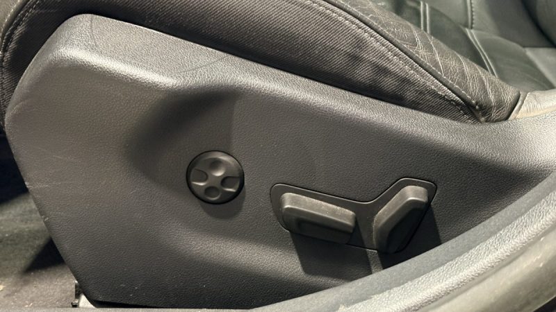 Peugeot 508  2.0 180ch FÉLINE EAT6 2014- Siege Cuir Chauffant -Toit panoramique - distribution ok  