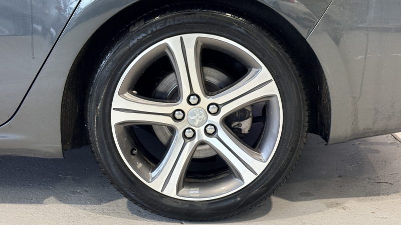 Peugeot 508  2.0 180ch FÉLINE EAT6 2014- Siege Cuir Chauffant -Toit panoramique - distribution ok  