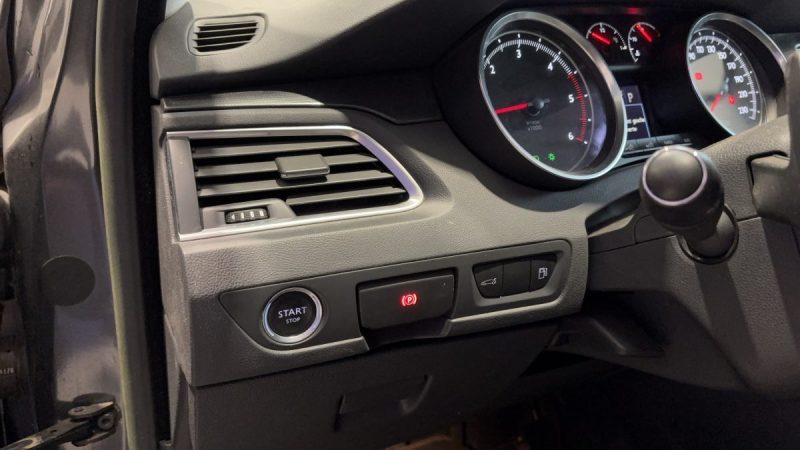 Peugeot 508  2.0 180ch FÉLINE EAT6 2014- Siege Cuir Chauffant -Toit panoramique - distribution ok  