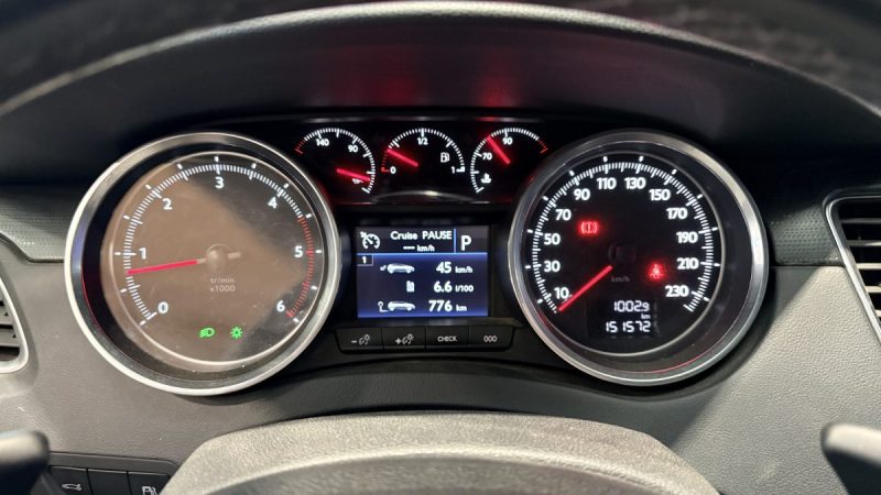 Peugeot 508  2.0 180ch FÉLINE EAT6 2014- Siege Cuir Chauffant -Toit panoramique - distribution ok  
