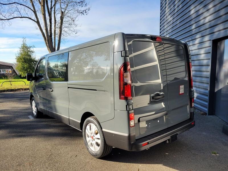 Renault Trafic CabAppro L2H1 BlueDCi150ch RedEdition BVA9 5pl CarPlay ADML JA17 Attelage Radar Av