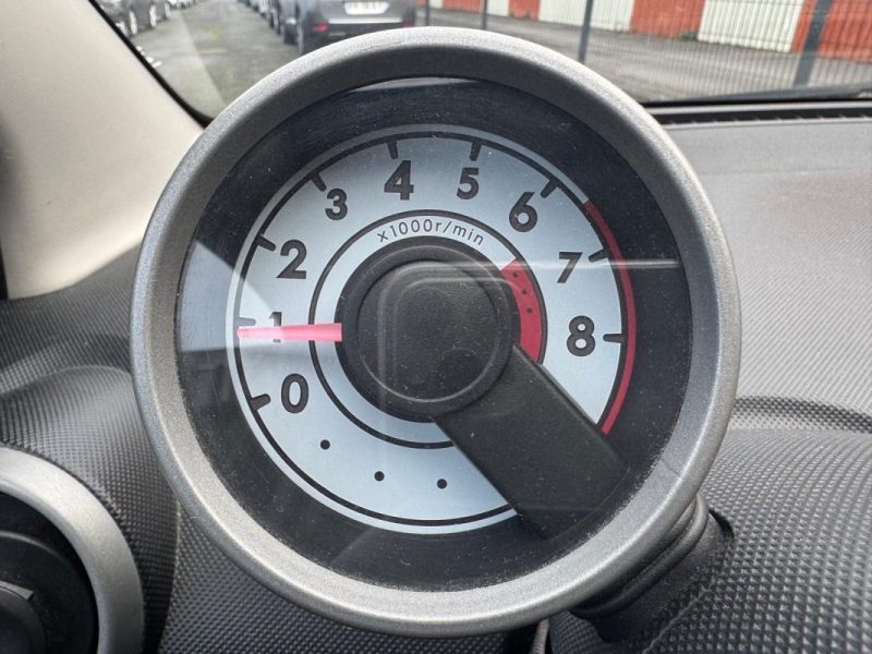 PEUGEOT 107 1.0E 12V 68CV BLUE LION ACTIVE 5P 