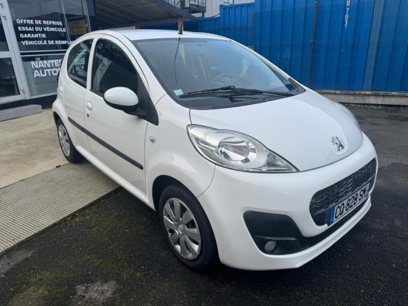 PEUGEOT 107 1.0E 12V 68CV BLUE LION ACTIVE 5P 