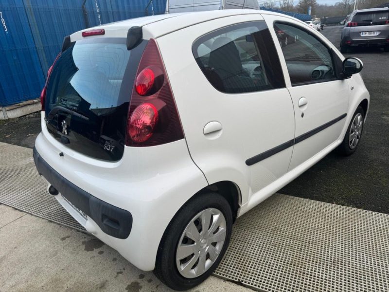 PEUGEOT 107 1.0E 12V 68CV BLUE LION ACTIVE 5P 