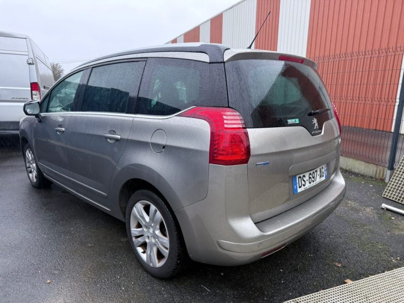 PEUGEOT 5008 1.6 HDI 120CH S&S ALLURE 