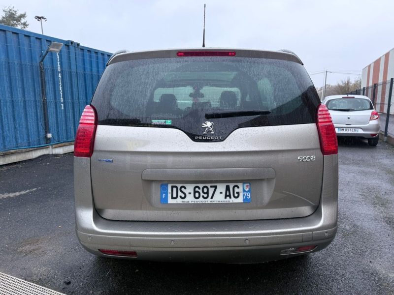 PEUGEOT 5008 1.6 HDI 120CH S&S ALLURE 