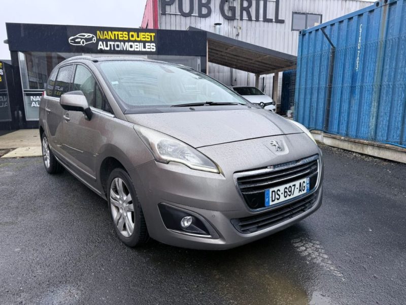 PEUGEOT 5008 1.6 HDI 120CH S&S ALLURE 