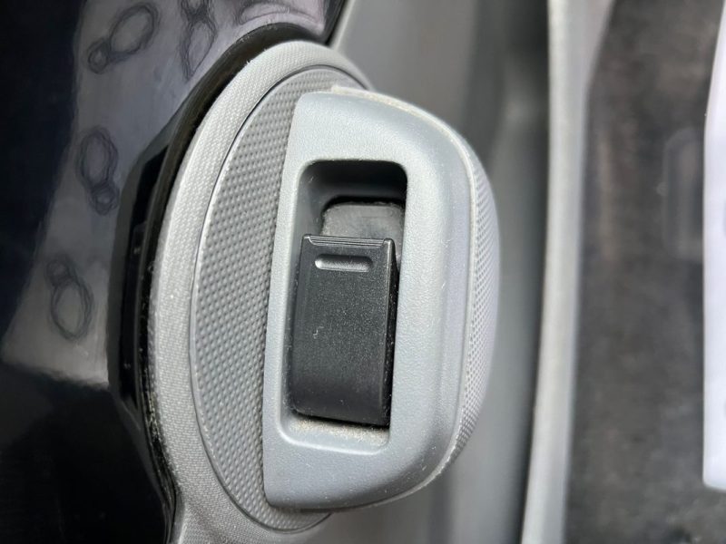 PEUGEOT 107 1.0e 12V 68CV URBAN 5P