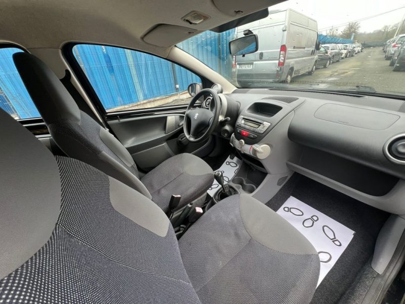 PEUGEOT 107 1.0e 12V 68CV URBAN 5P