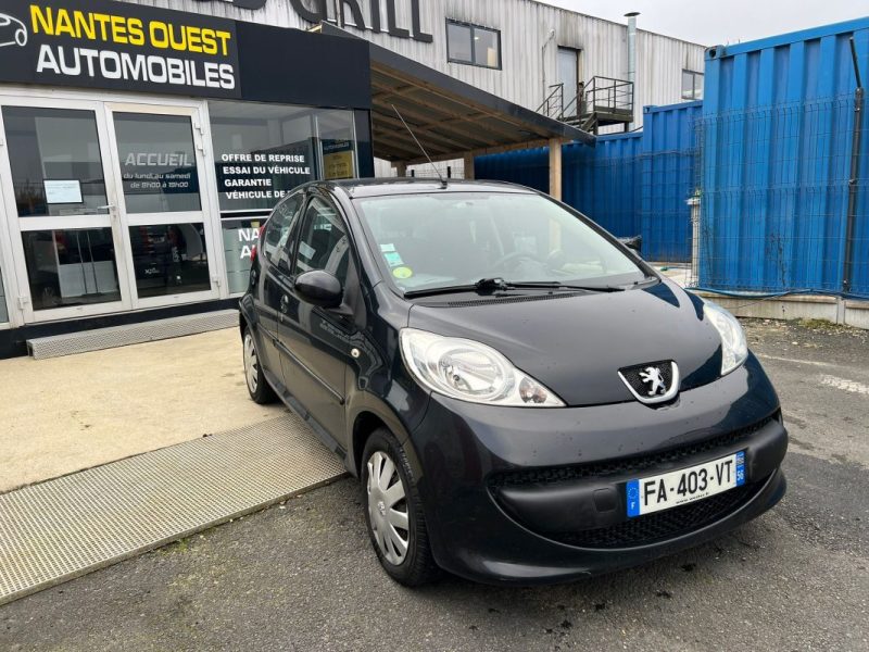 PEUGEOT 107 1.0e 12V 68CV URBAN 5P