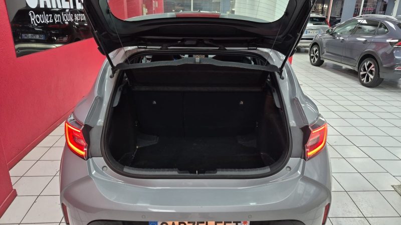 TOYOTA COROLLA BERLINE 122cv DYNAMIC BUSINESS/1 ERE MAIN/TVA RECUPERABLE