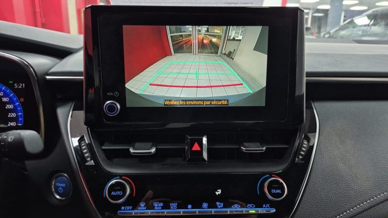 TOYOTA COROLLA BERLINE 122cv DYNAMIC BUSINESS/1 ERE MAIN/TVA RECUPERABLE