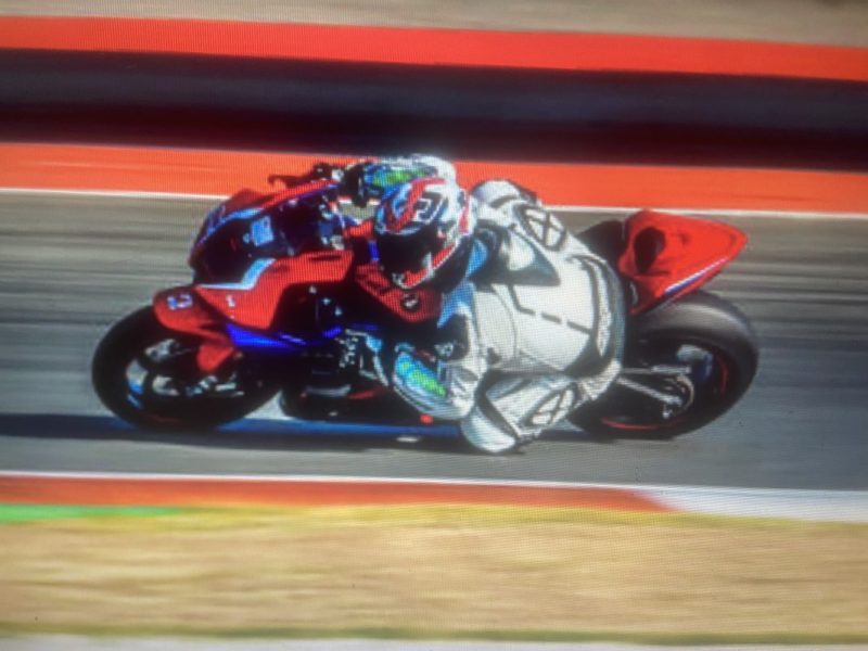 pneus  piste pirelli michelin bridgestone dunlops continental