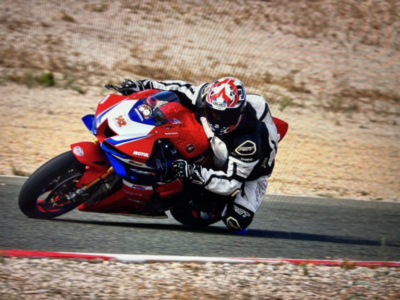 pneus  piste pirelli michelin bridgestone dunlops continental